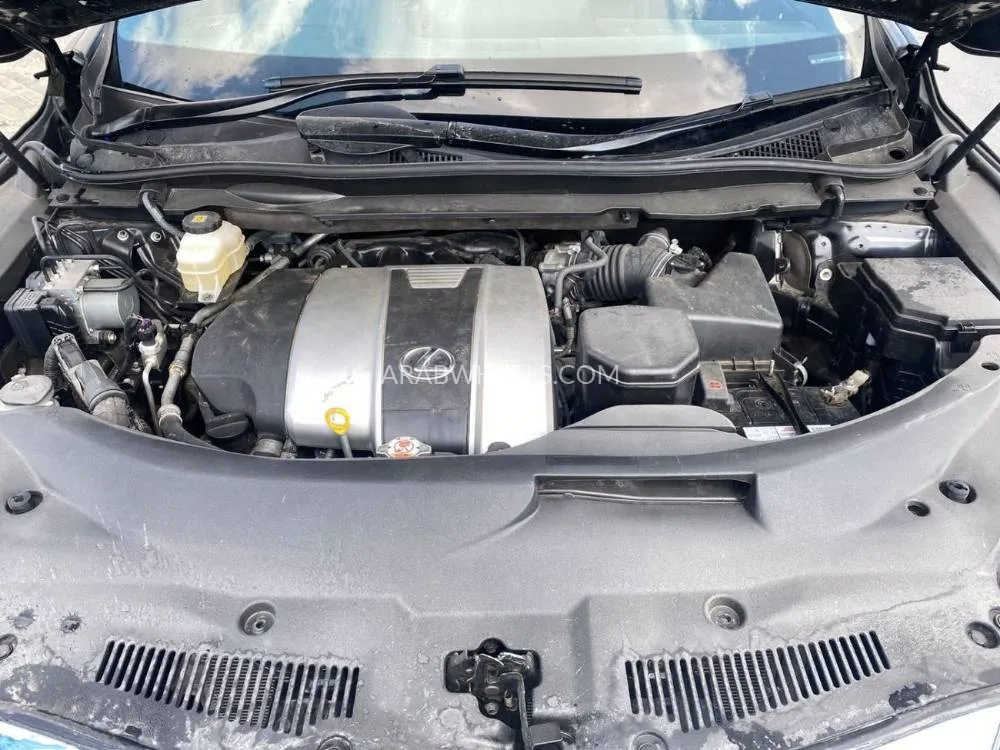 Lexus RX 2019 for Sale in Dubai Image-17