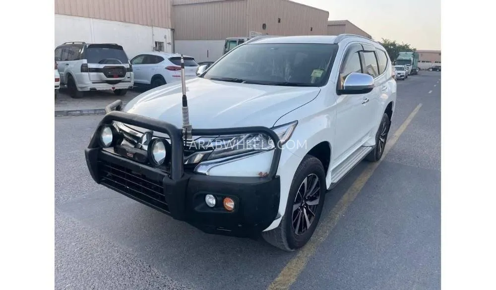 ميتسوبيشي باجيرو 2017 for Sale in دبي Image-2