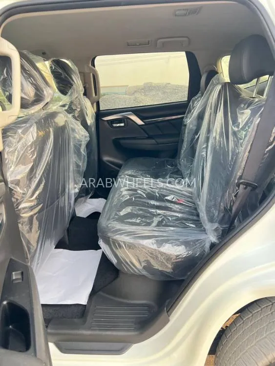 ميتسوبيشي باجيرو 2018 for Sale in دبي Image-18