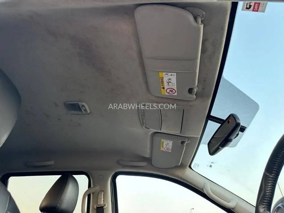 Nissan Navara 2019 for Sale in Dubai Image-19