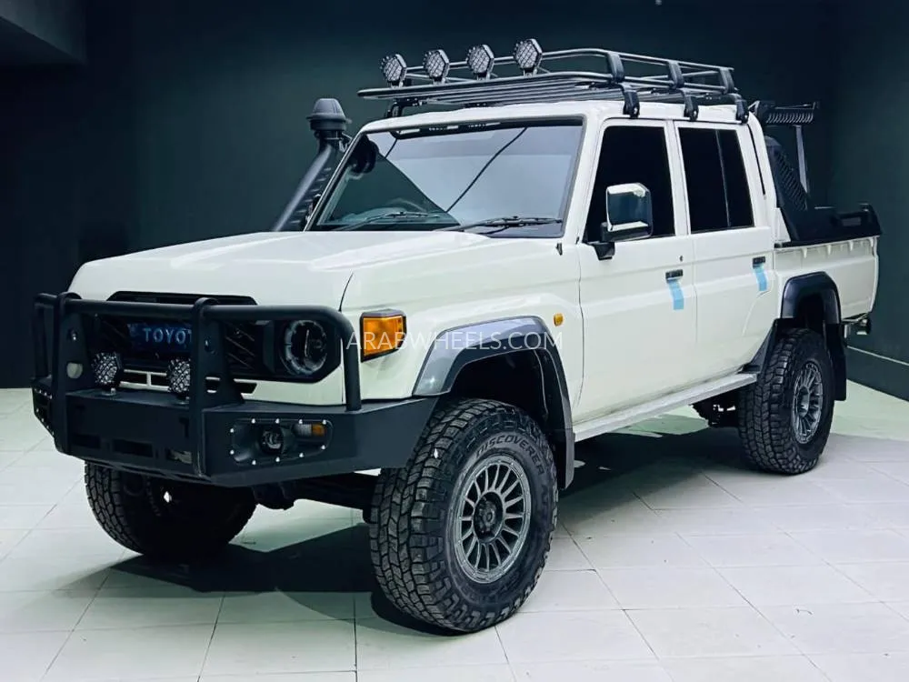 Toyota Land Cruiser 70 Series 2019 for Sale in Dubai Image-2