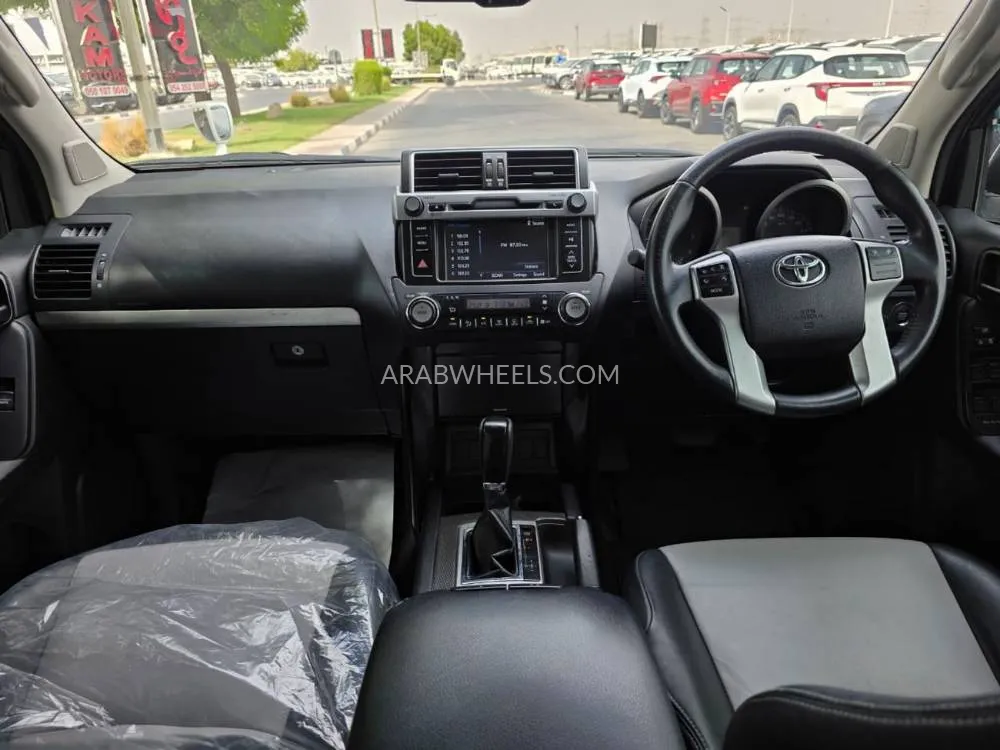 Toyota Land Cruiser Prado 2015 for Sale in Dubai Image-11