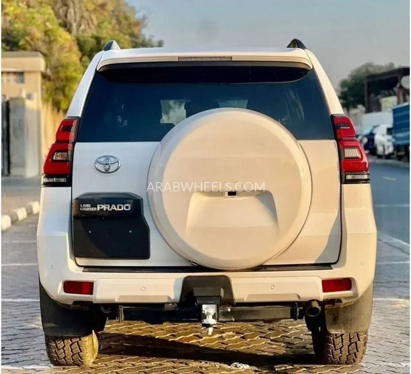 Toyota Land Cruiser Prado 2018 for Sale in Dubai Image-4