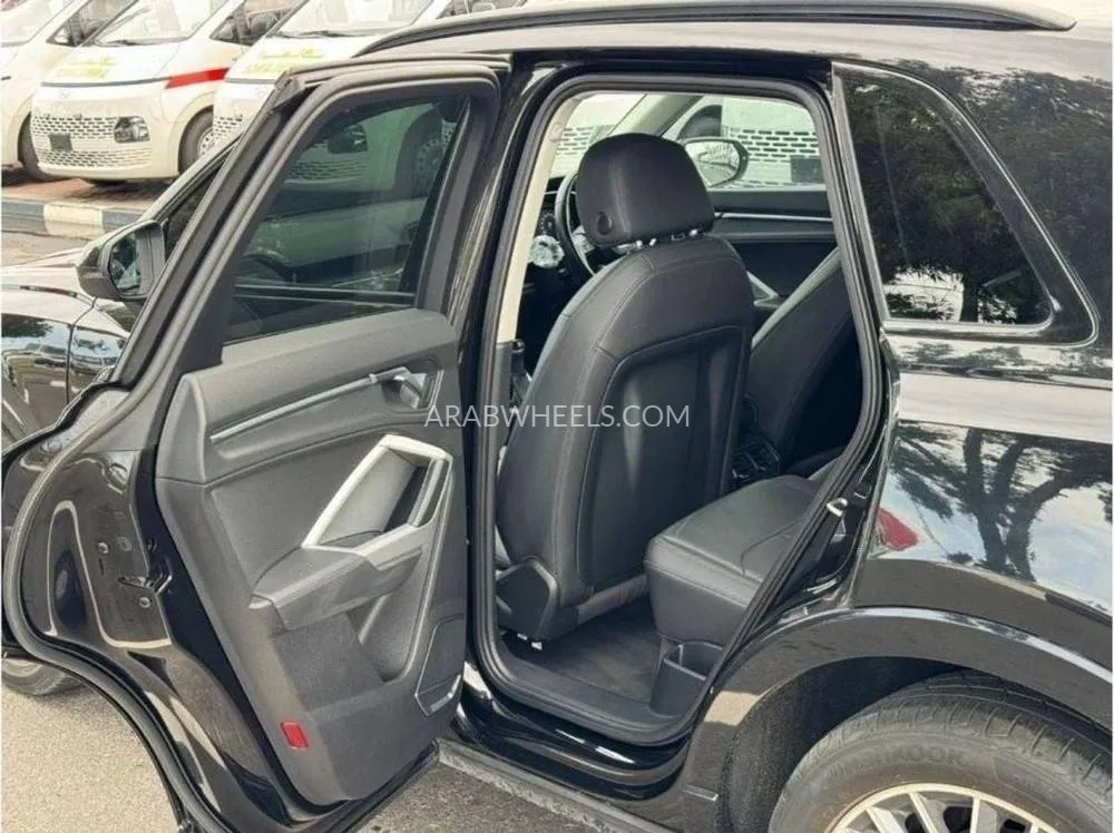Audi Q3 2020 for Sale in Dubai Image-11