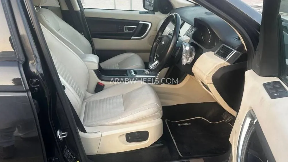 Land Rover Discovery 2015 for Sale in Dubai Image-6