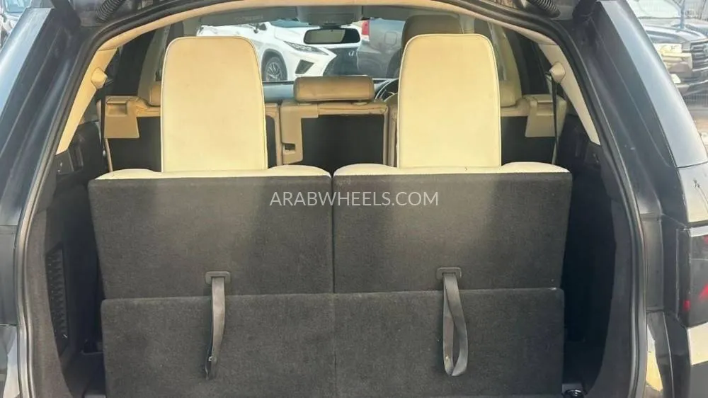 Land Rover Discovery 2015 for Sale in Dubai Image-9