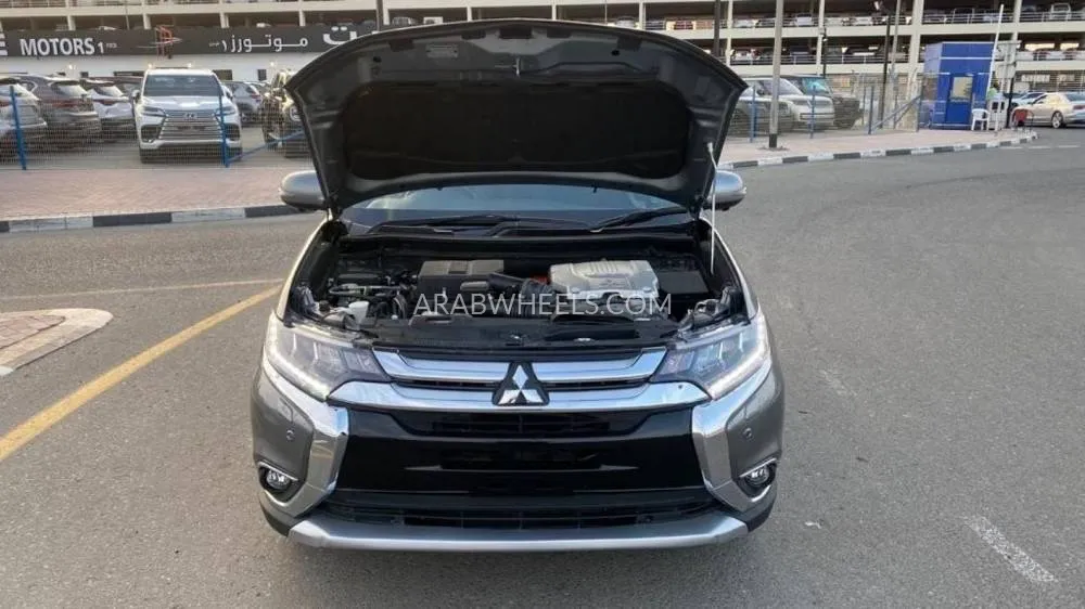 Mitsubishi Outlander 2020 for Sale in Dubai Image-7