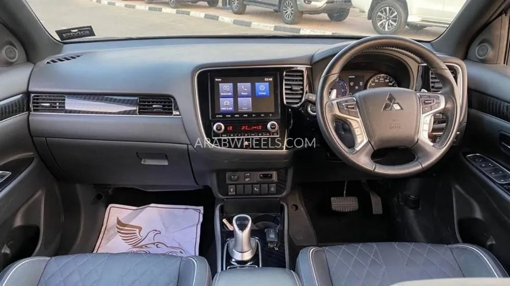 Mitsubishi Outlander 2020 for Sale in Dubai Image-8