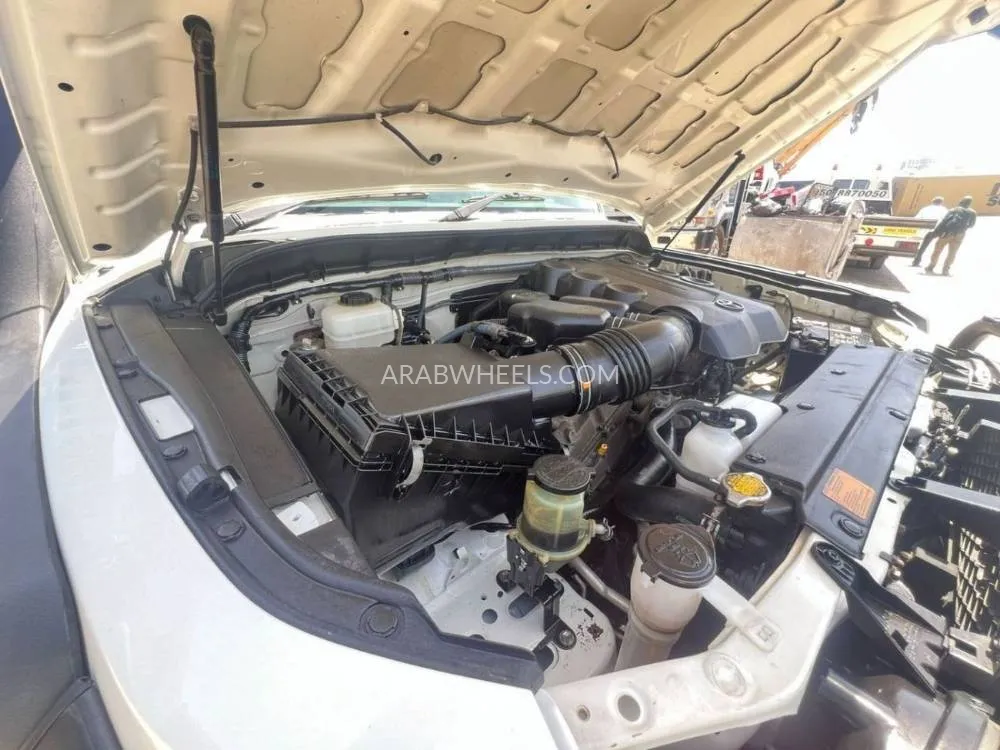 Toyota FJ Cruiser 2012 for Sale in Dubai Image-18
