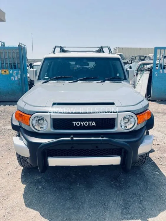 Toyota FJ Cruiser 2015 for Sale in Dubai Image-3