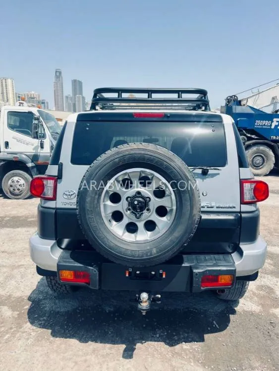 Toyota FJ Cruiser 2015 for Sale in Dubai Image-6