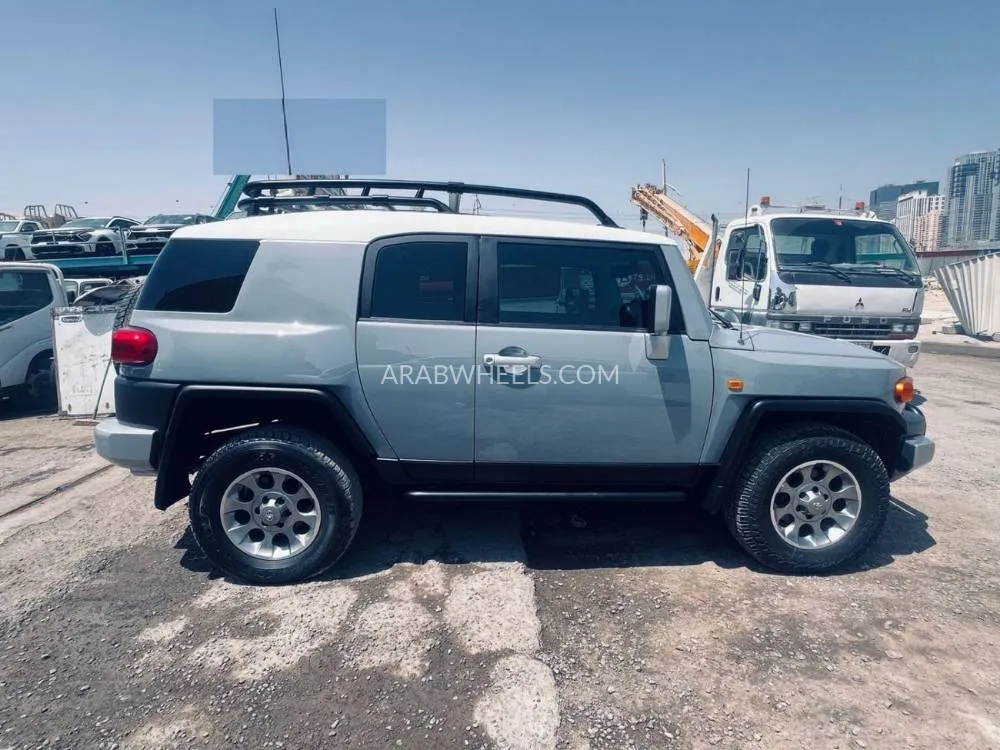 Toyota FJ Cruiser 2015 for Sale in Dubai Image-7