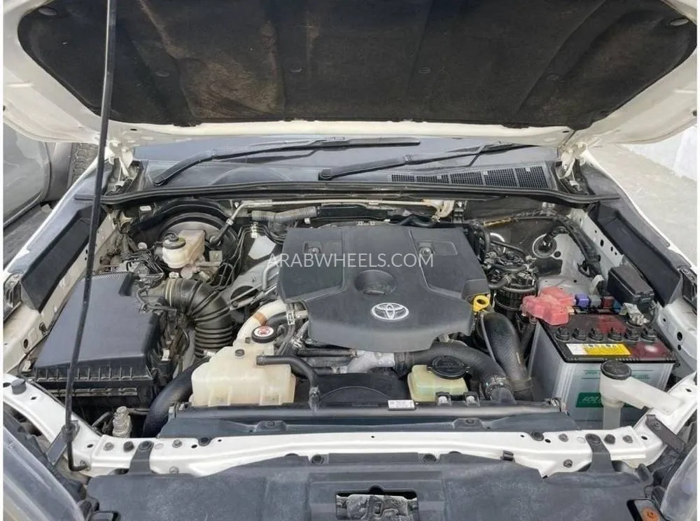 Toyota Hilux 2019 for Sale in Dubai Image-14