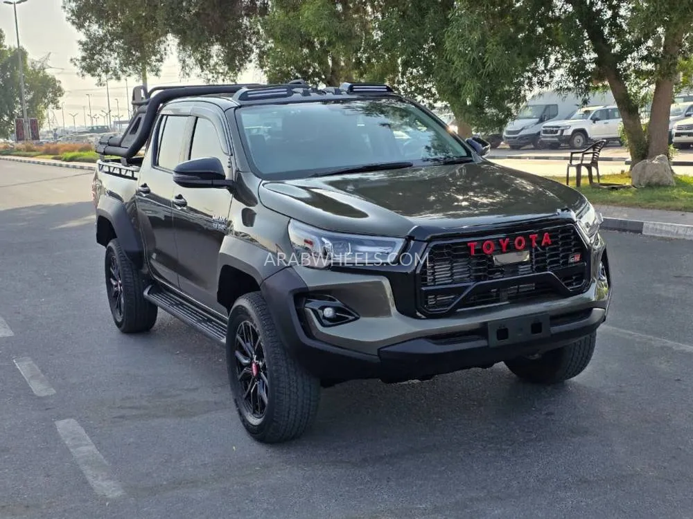 Toyota Hilux 2023 for Sale in Dubai Image-2