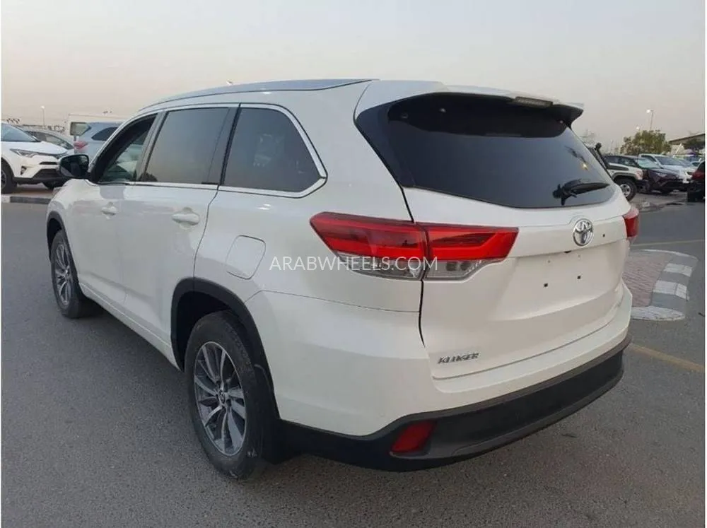Toyota Kluger 2018 for Sale in Dubai Image-4