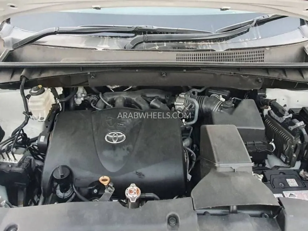 Toyota Kluger 2018 for Sale in Dubai Image-18