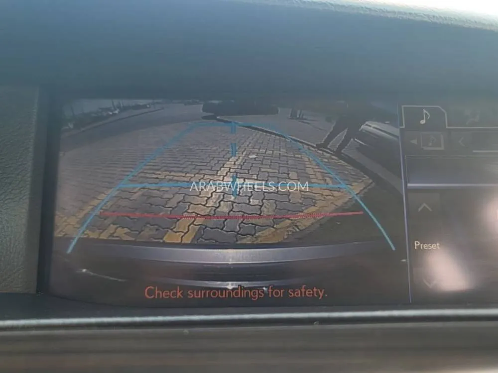 لكزس LS 2013 for Sale in الشارقة Image-11