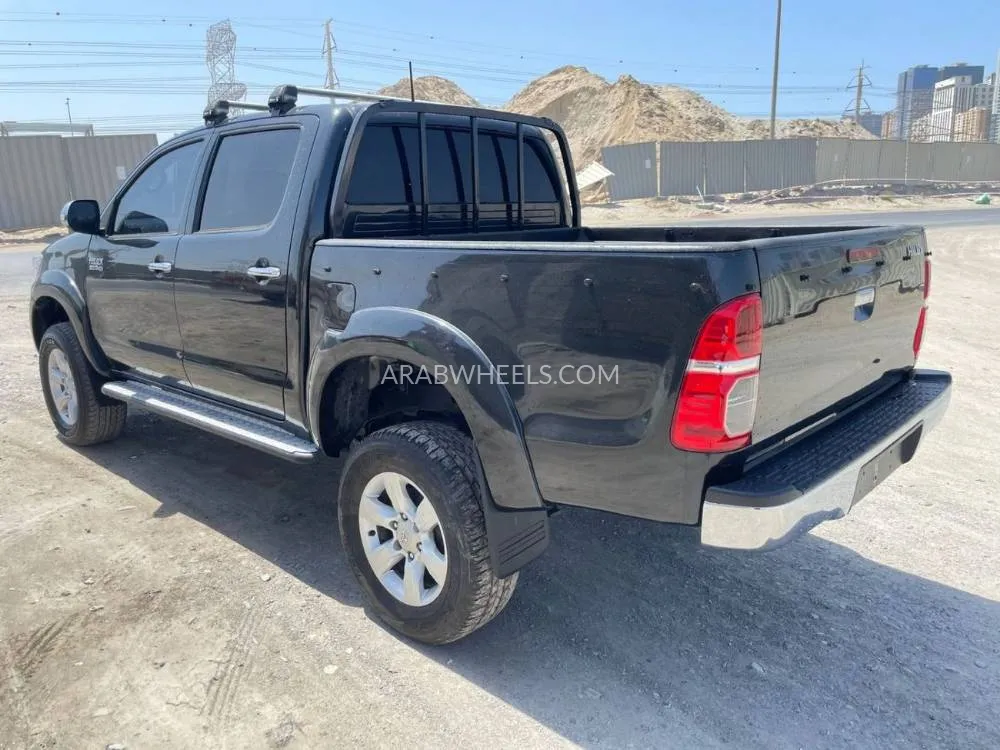 Toyota Hilux 2013 for Sale in Dubai Image-5