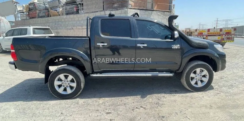 Toyota Hilux 2013 for Sale in Dubai Image-7