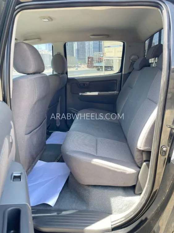 Toyota Hilux 2013 for Sale in Dubai Image-16