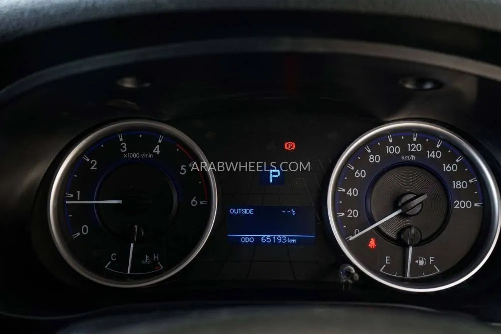 Toyota Hilux 2018 for Sale in Dubai Image-19