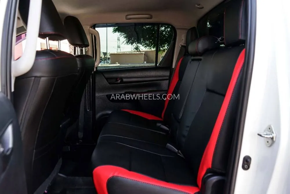 Toyota Hilux 2023 for Sale in Dubai Image-15