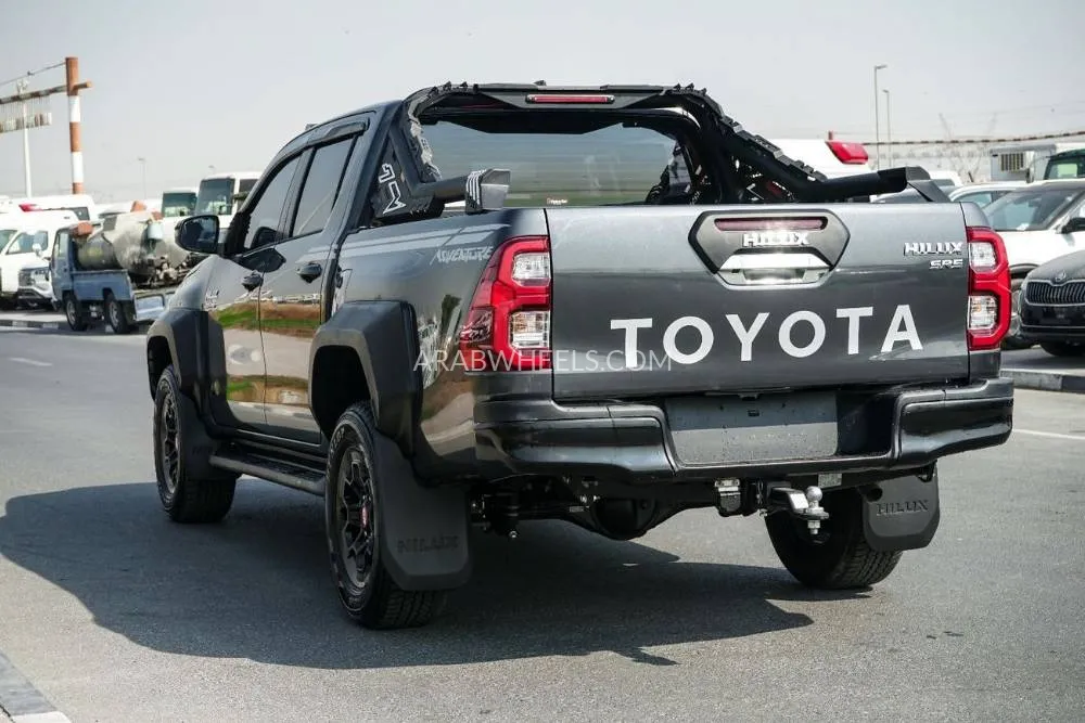 Toyota Hilux 2025 for Sale in Dubai Image-3