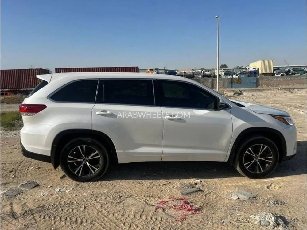 Toyota Kluger 2019 for Sale in Dubai Image-5