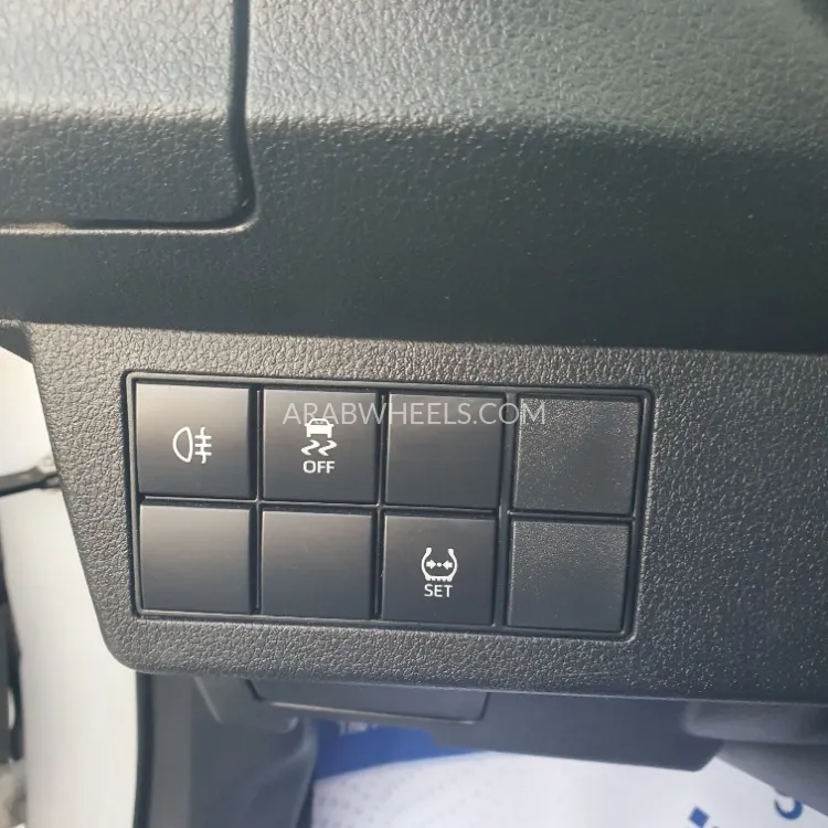 Toyota Yaris 2024 for Sale in Sharjah Image-5