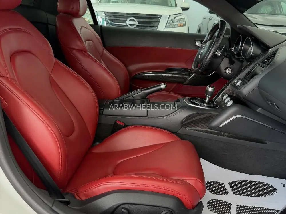 Audi R8 2014 for Sale in Abu Dhabi Image-3