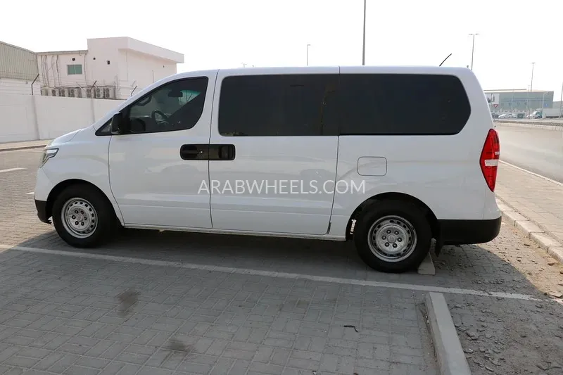 Hyundai H1 2019 for Sale in Abu Dhabi Image-6