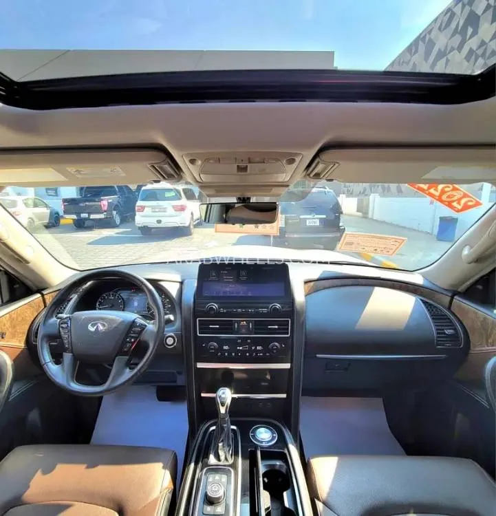 Infiniti QX80 2022 for Sale in Sharjah Image-10