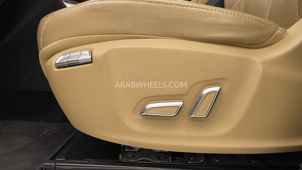 إم جي RX8 2023 for Sale in دبي Image-24