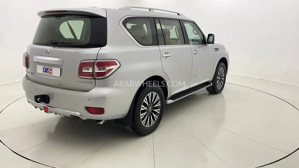 Nissan Patrol 2018 for Sale in Dubai Image-3