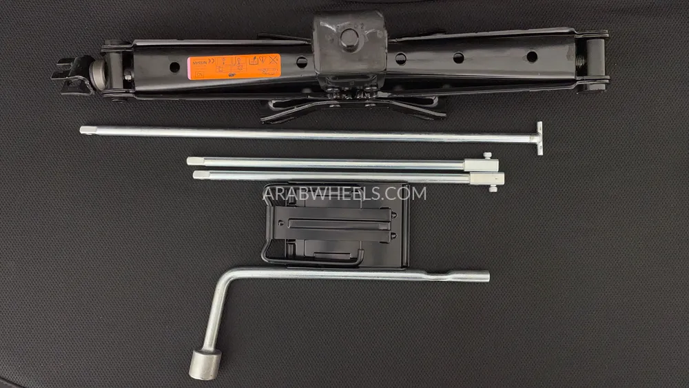 Nissan Patrol 2018 for Sale in Dubai Image-34