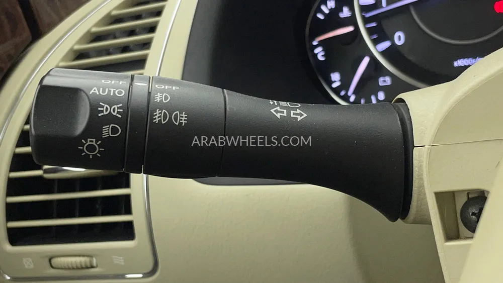 Nissan Patrol 2018 for Sale in Dubai Image-40