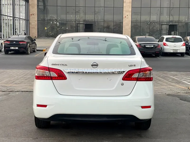 Nissan Sentra 2018 for Sale in Sharjah Image-4