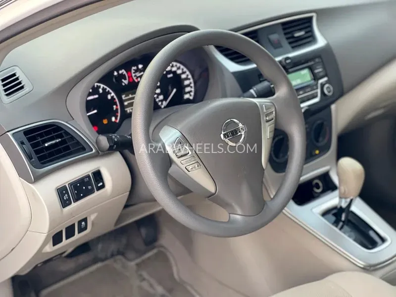 Nissan Sentra 2018 for Sale in Sharjah Image-9