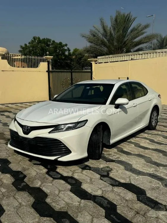 Toyota Camry 2019 for Sale in Dubai Image-3