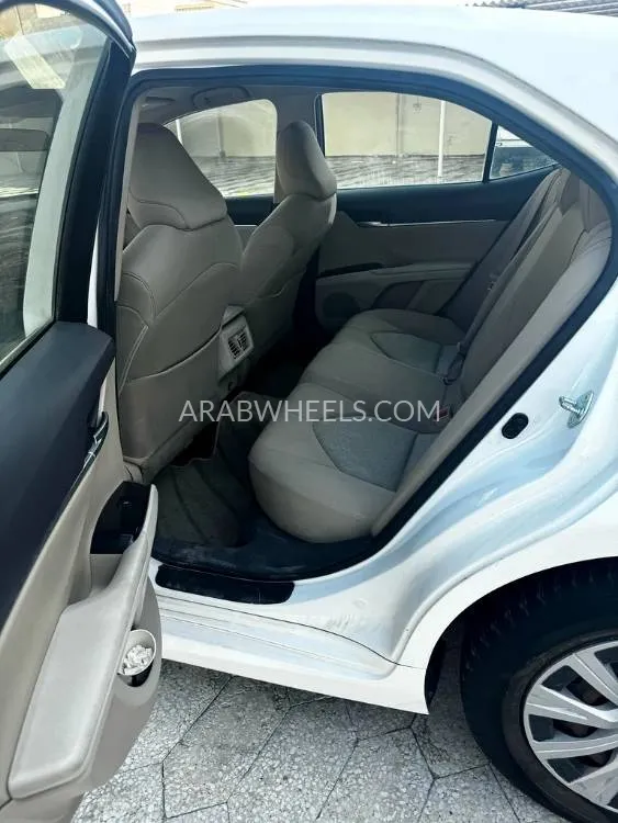 Toyota Camry 2019 for Sale in Dubai Image-7