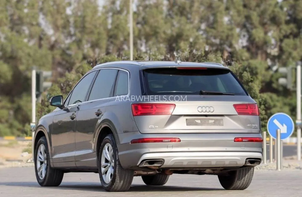 أودي Q7 2017 for Sale in الشارقة Image-4