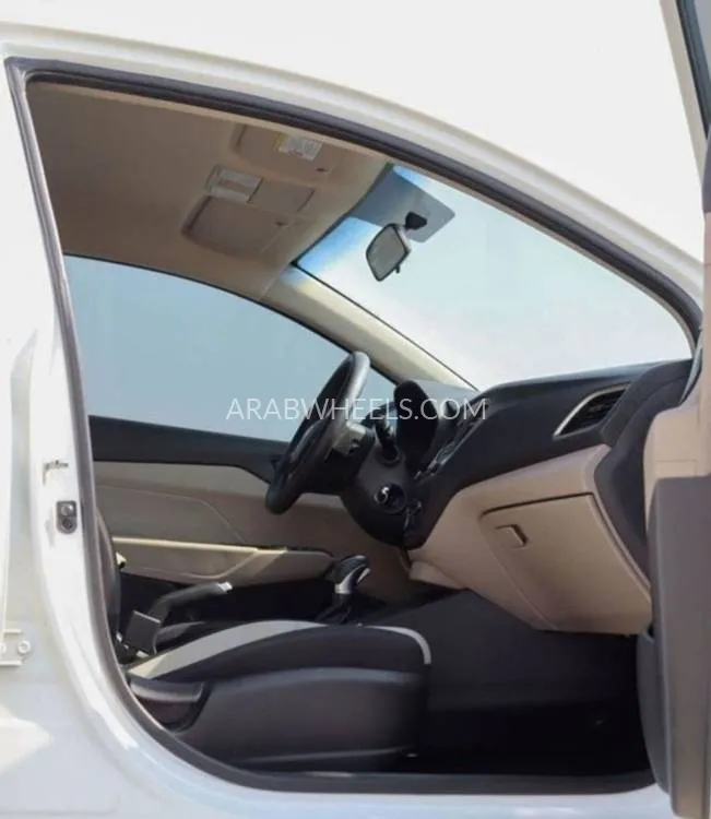 Hyundai Accent 2020 for Sale in Sharjah Image-10