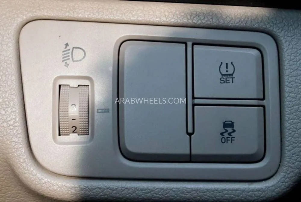 Hyundai Accent 2020 for Sale in Sharjah Image-16