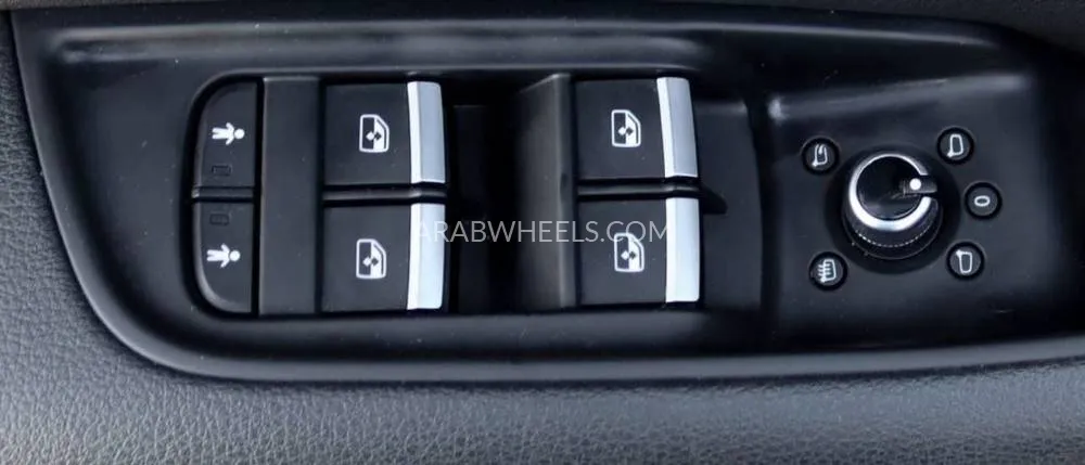 أودي Q7 2017 for Sale in الشارقة Image-19