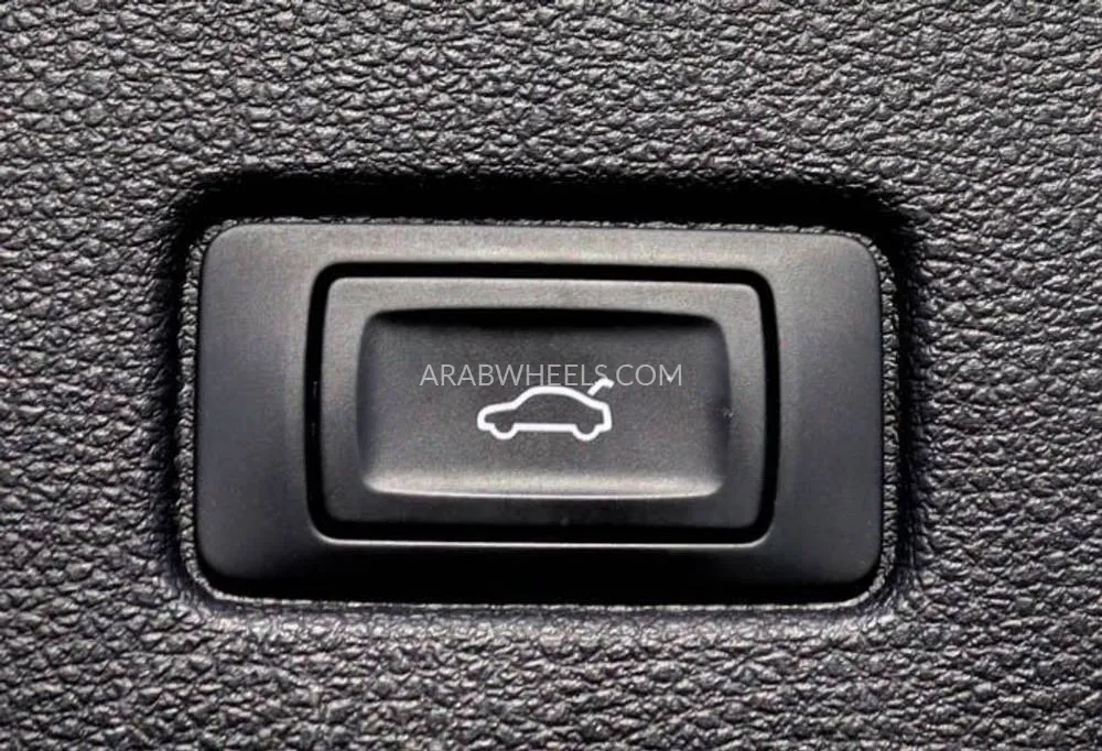 أودي Q7 2017 for Sale in الشارقة Image-25