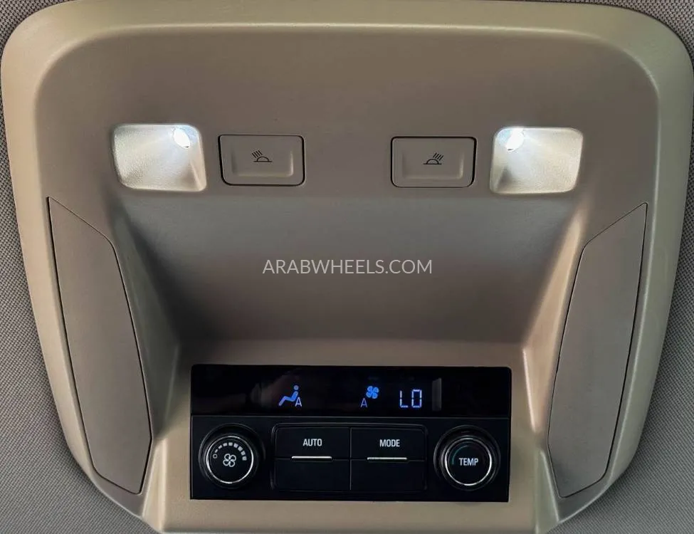 GMC Yukon XL 2020 for Sale in Sharjah Image-18