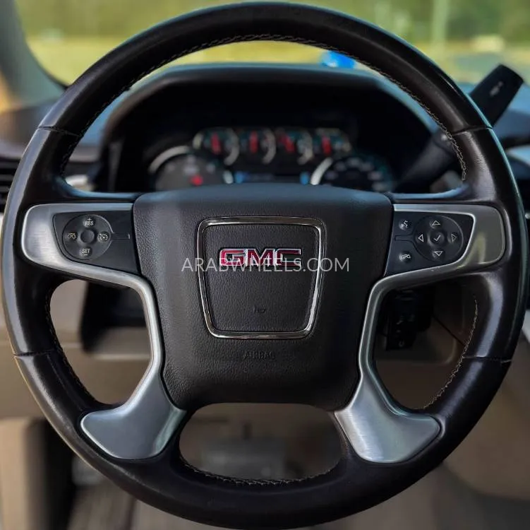 GMC Yukon XL 2020 for Sale in Sharjah Image-15