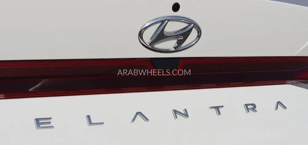 هيونداي إلنترا 2023 for Sale in الشارقة Image-7