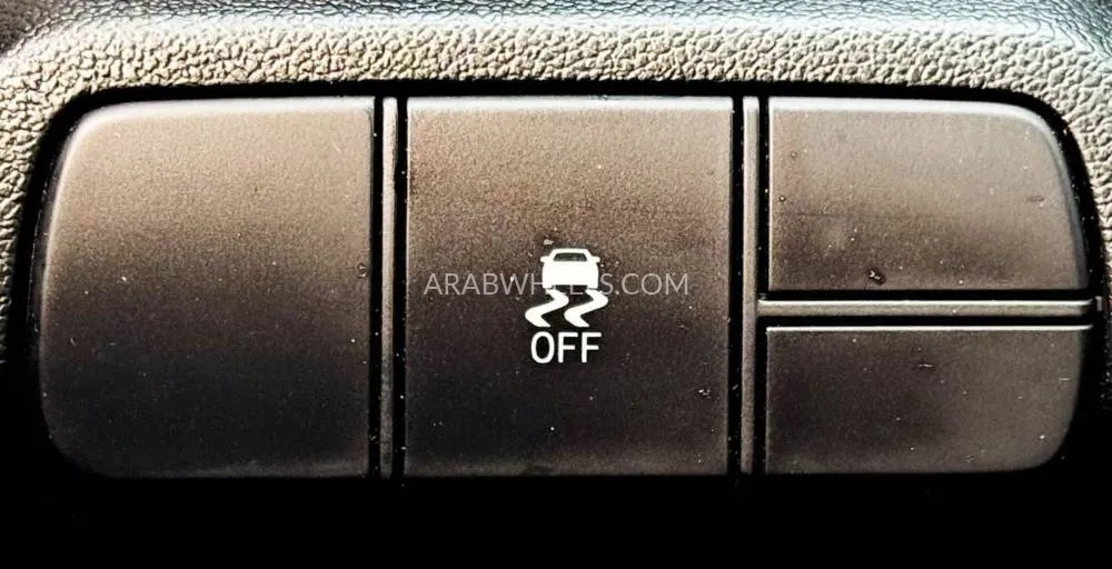 هيونداي إلنترا 2023 for Sale in الشارقة Image-17