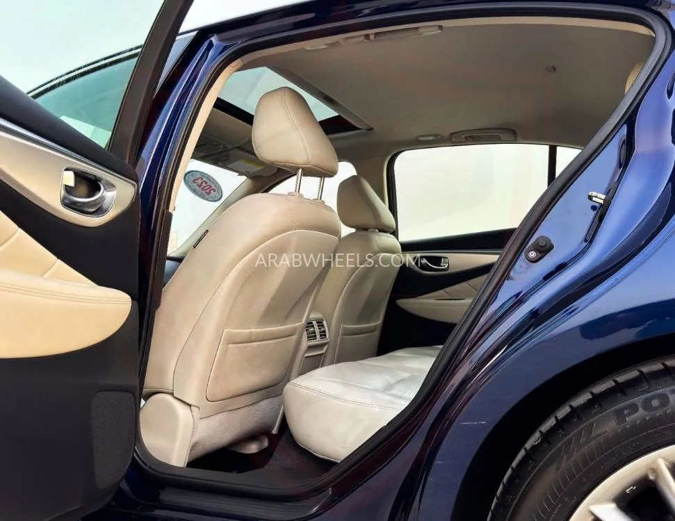 إنفينيتي Q50 2023 for Sale in الشارقة Image-10